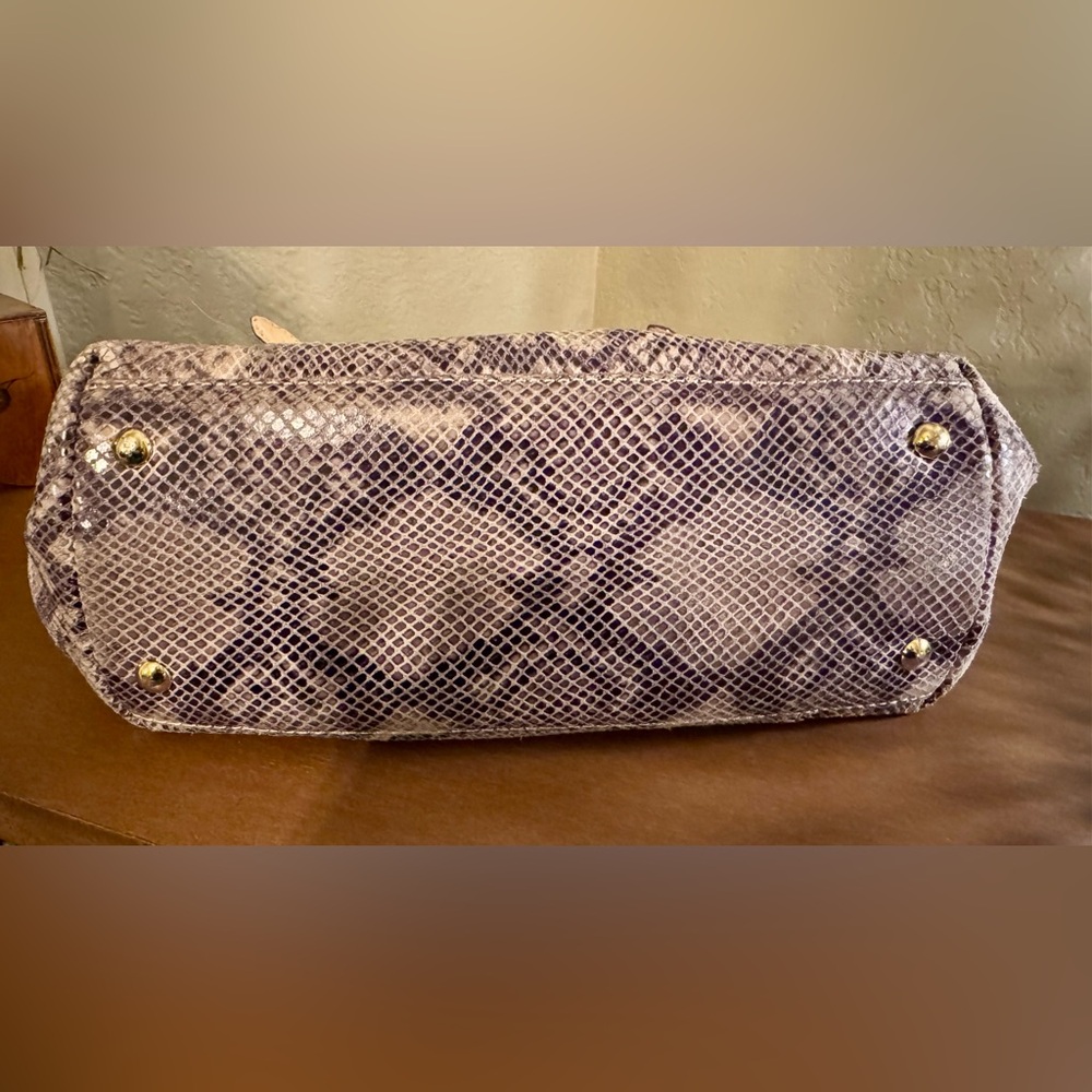 **SALE**Michael Kors Snake Print Tote Bag - Picture 16 of 16